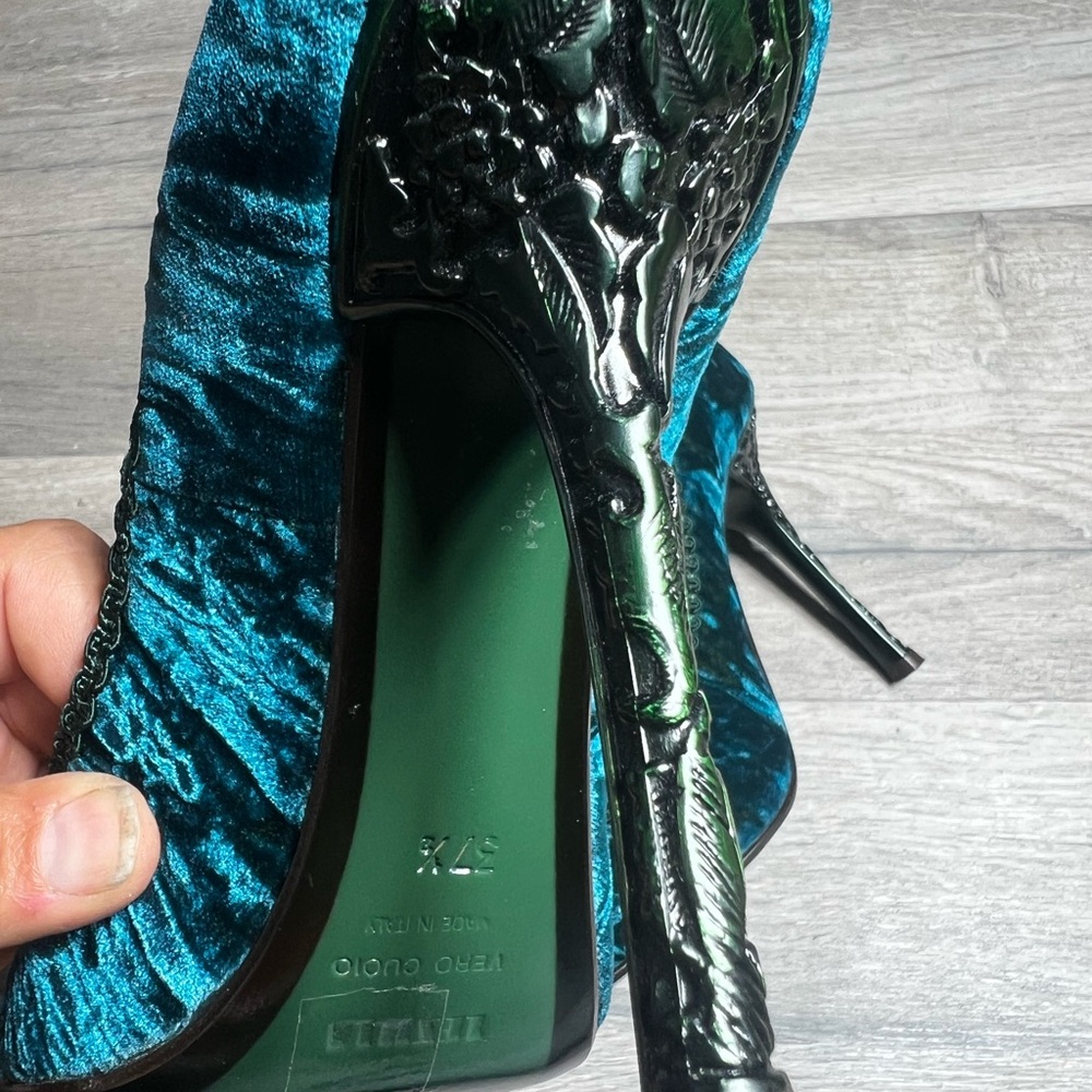 Le Silla Teal Velvet Pointed Toe Kitten Heel Pumps 37.5 - Picture 13 of 16